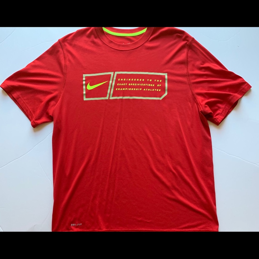 Nike Dri-Fit Graphic T-Shirt Mens Red XL